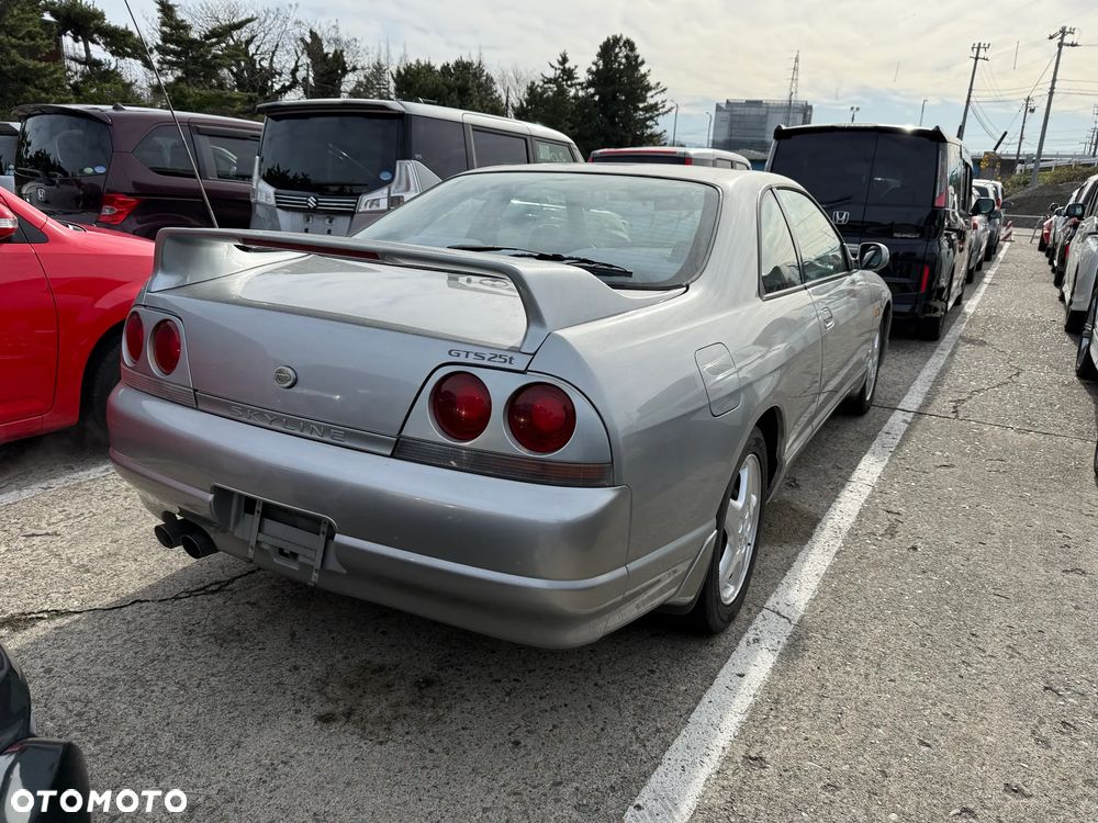 Nissan Skyline - 4