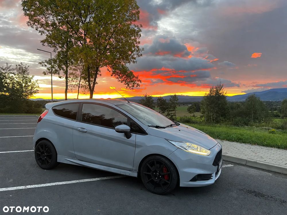 Ford Fiesta 1.6 EcoBoost ST200 - 1