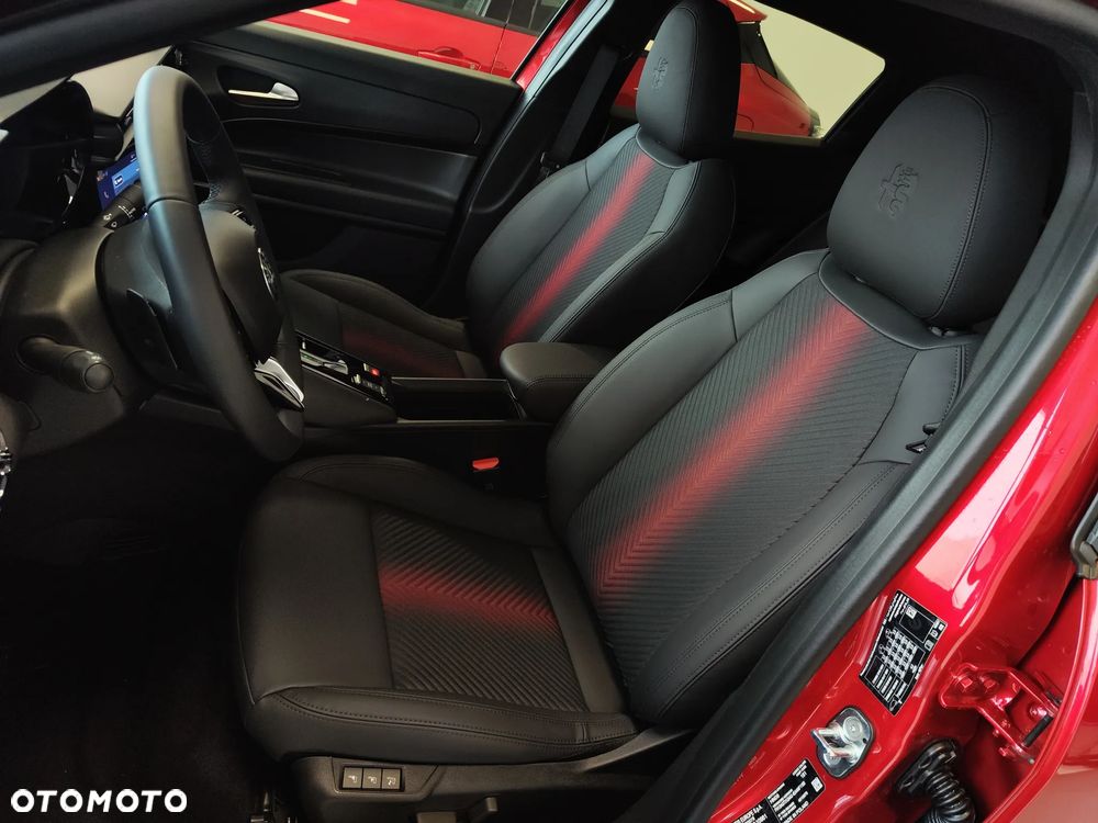 Alfa Romeo Junior 1.2 mHEV Ibrida eDCT - 14