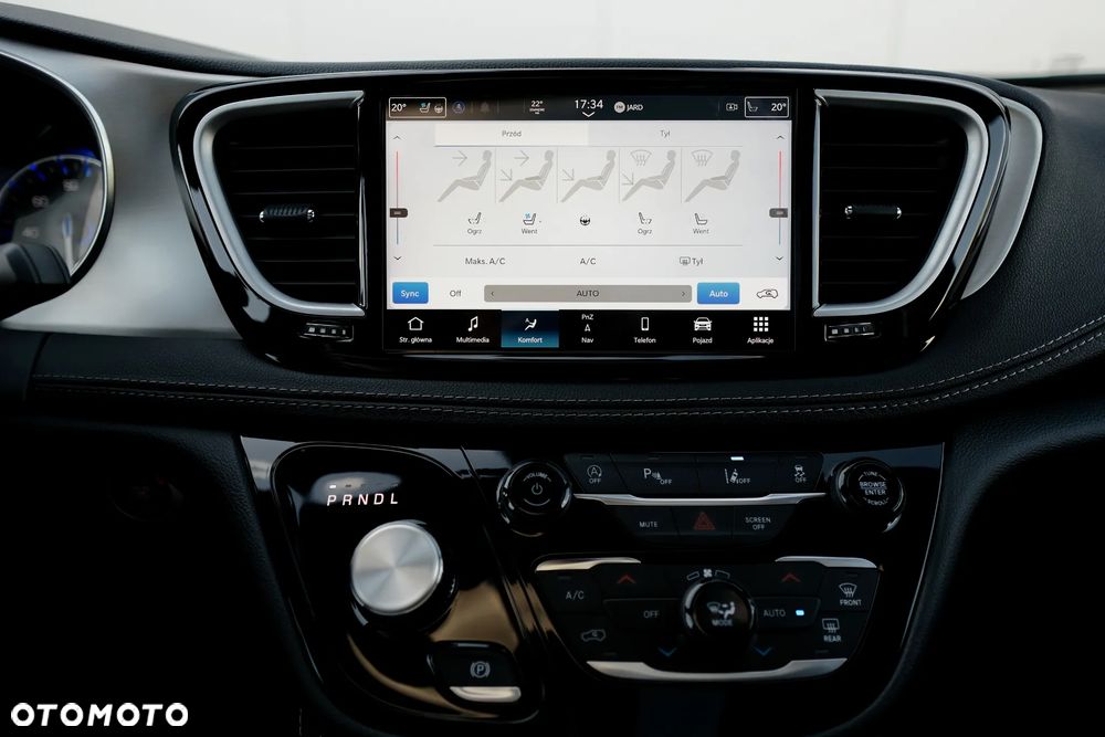 Chrysler Pacifica - 30