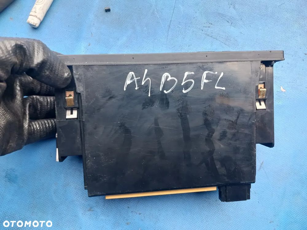 Panel nawiewu klimatyzacji AUDI A4 B5 Lift FL 8D0820043N sterowanie grzanych foteli grzane fotele przełącznik klimatyzacji panel sterowania nawiewem - 3