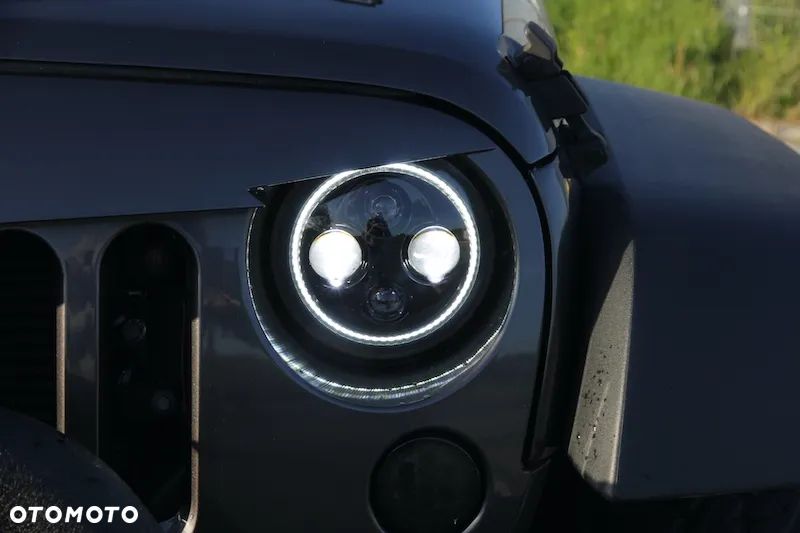 Jeep Wrangler - 11