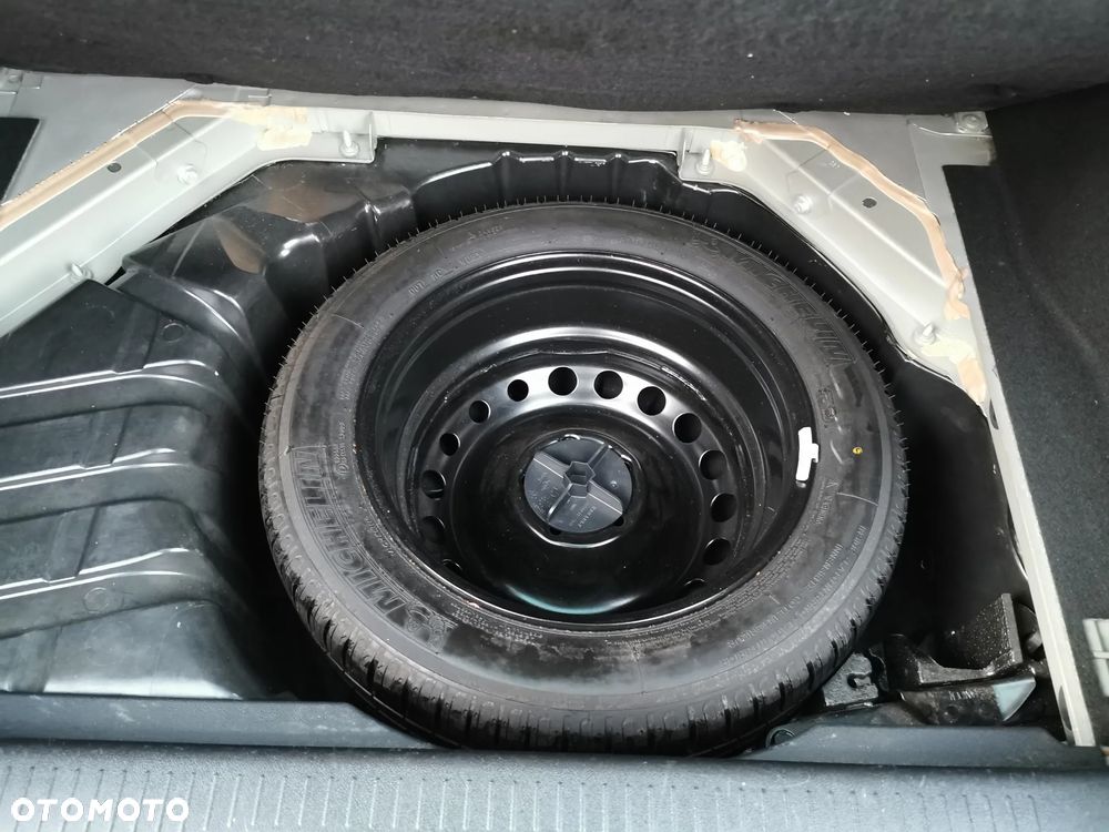 Renault Scenic 1.6 16V 110 LIMITED - 37