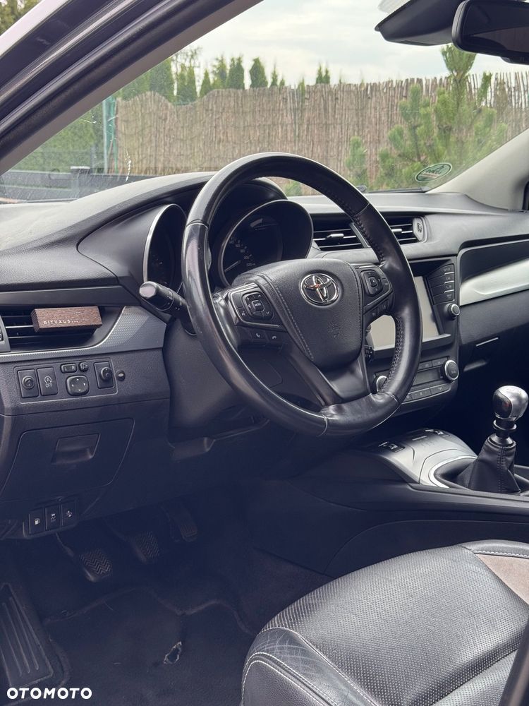 Toyota Avensis 2.0 D-4D Premium - 13