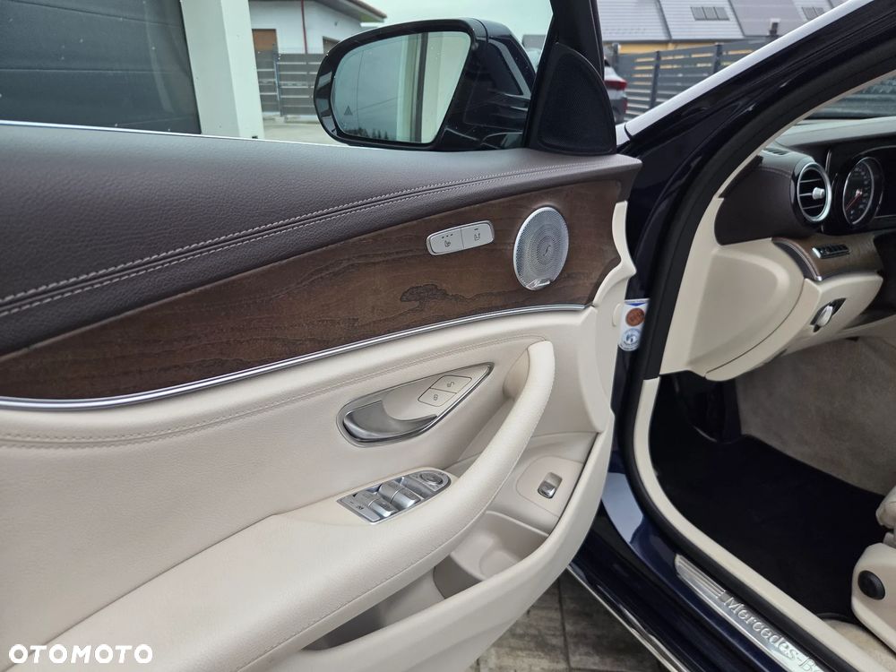 Mercedes-Benz Klasa E 220 d 9G-TRONIC Exclusive - 16