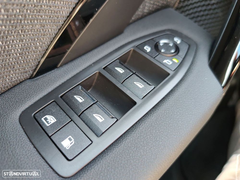 BMW X1 xDrive25e - 24