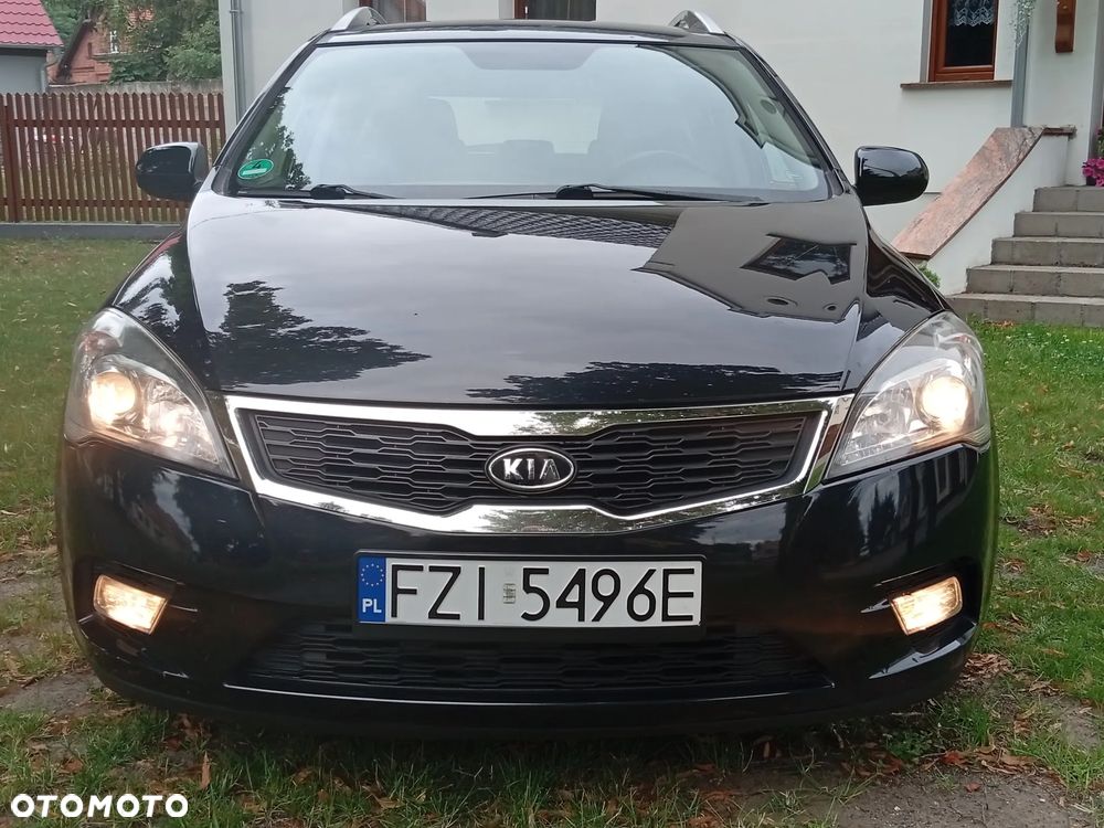 Kia Ceed - 11