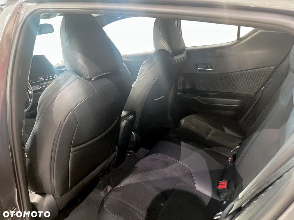 Toyota C-HR - 14