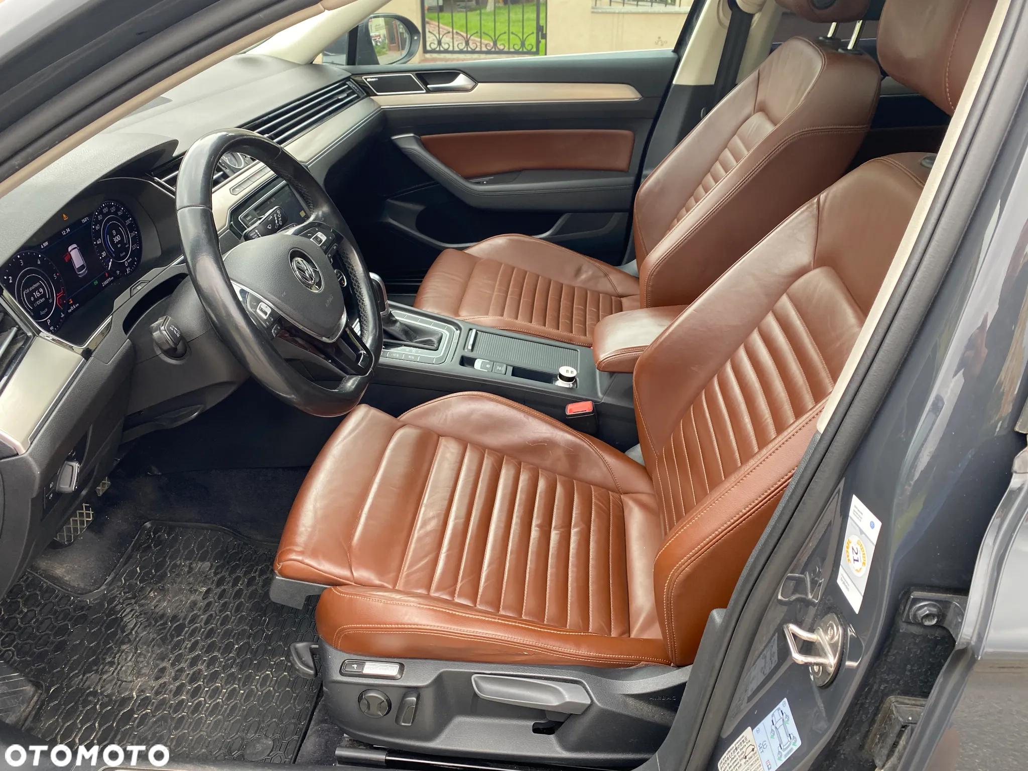Volkswagen Passat 2.0 TDI 4Mot Elegance DSG - 4