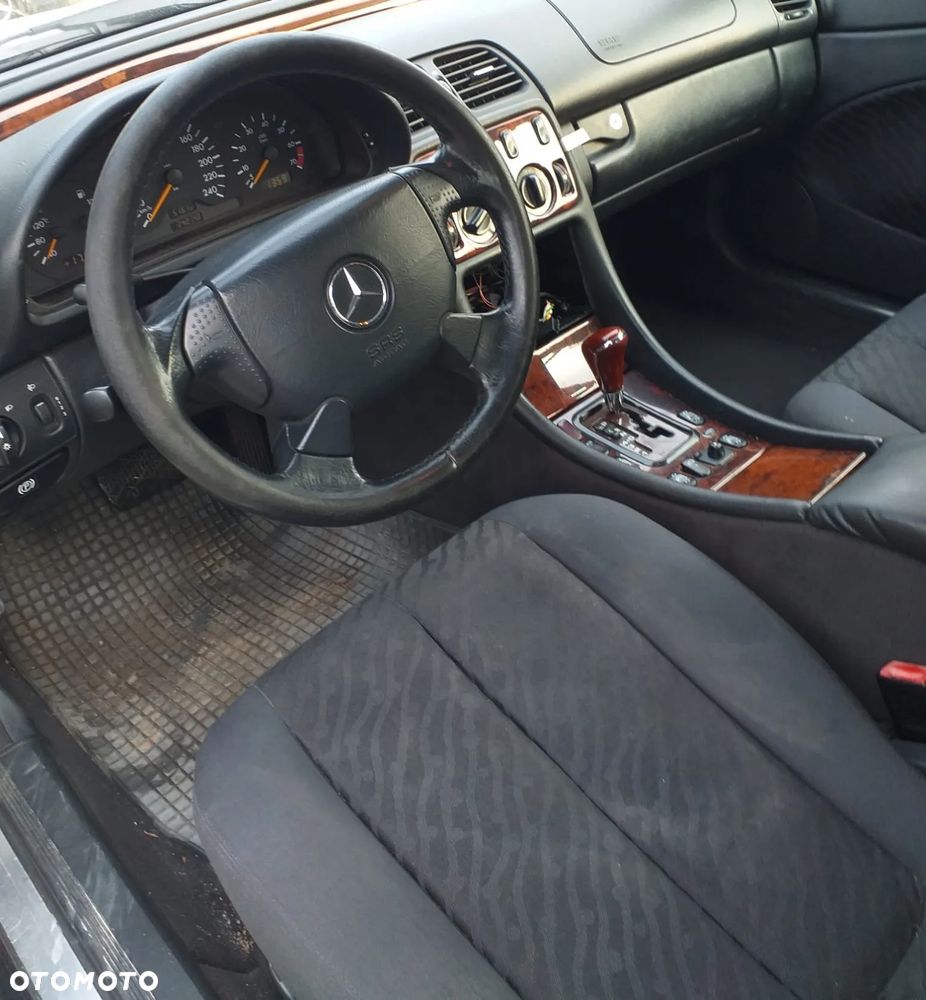 Mercedes-Benz CLK - 4