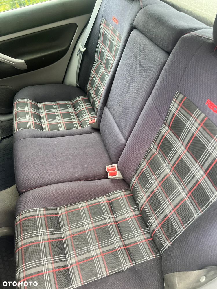 Volkswagen Golf 1.6 - 23