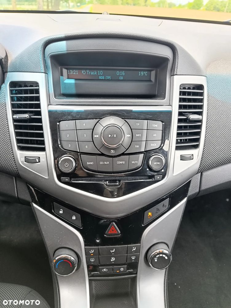 Chevrolet Cruze 1.8 LT - 9