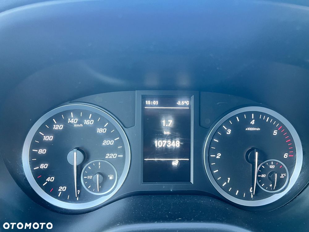 Mercedes-Benz Vito - 17