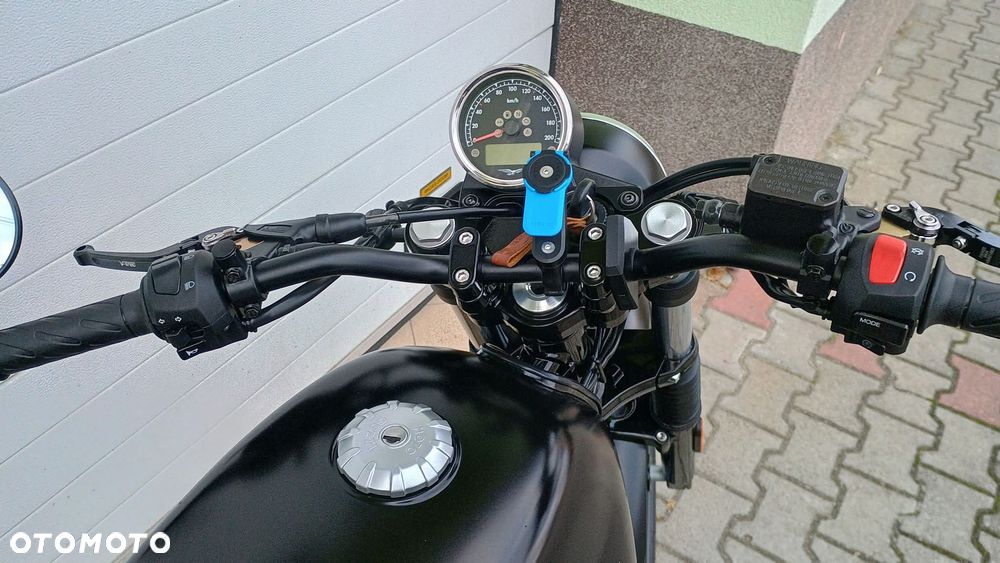 Moto Guzzi V7 - 32