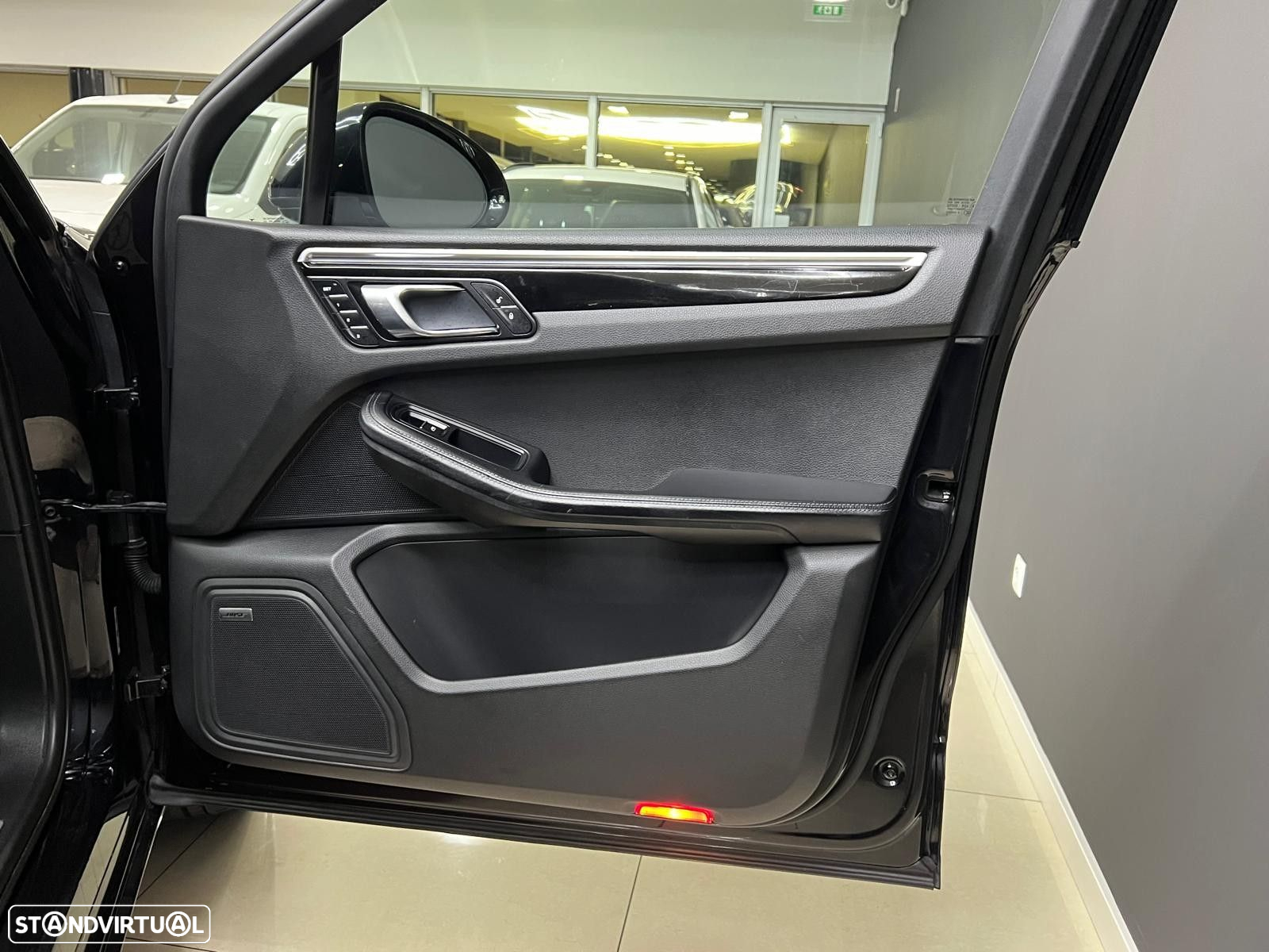 Porsche Macan S - 23