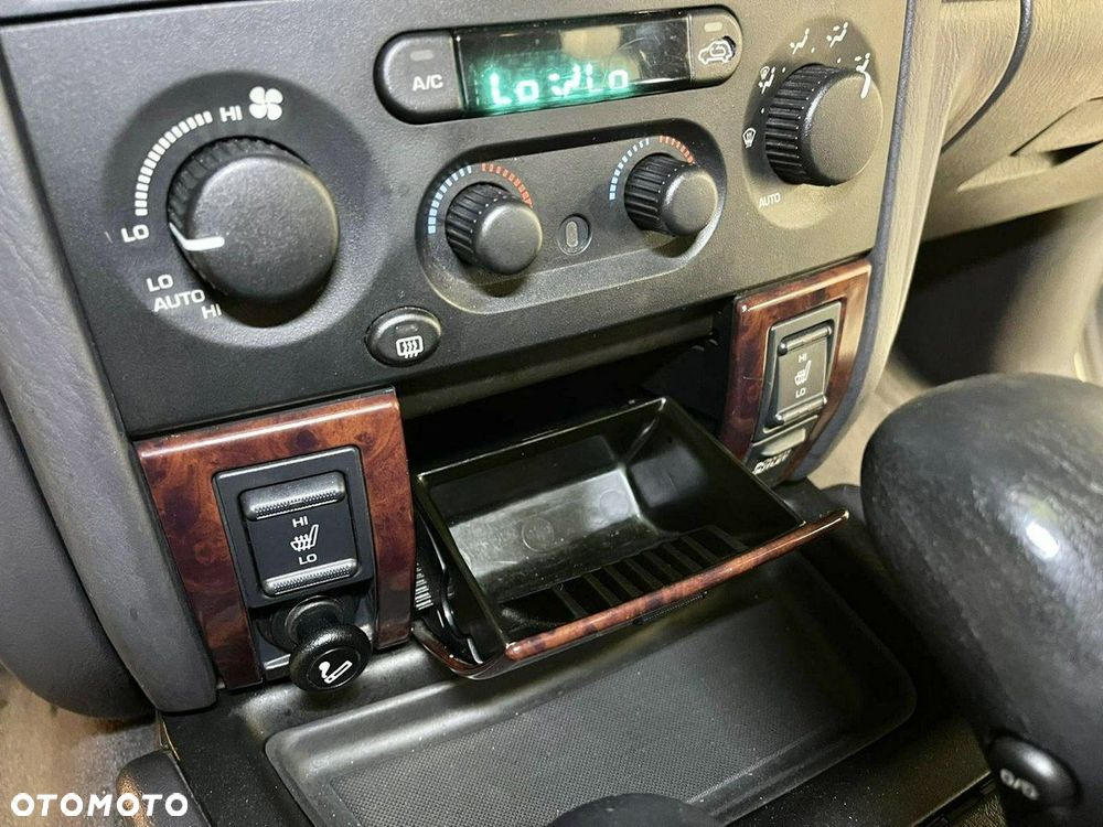 Jeep Grand Cherokee - 26