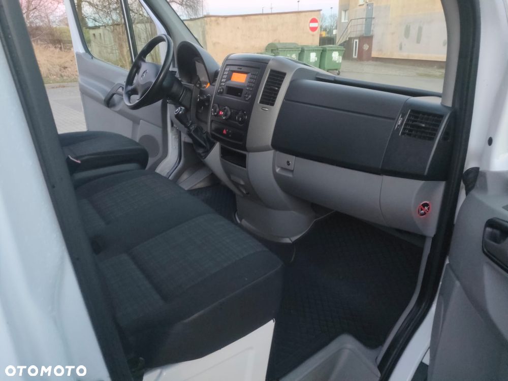 Mercedes-Benz SPRINTER - 11