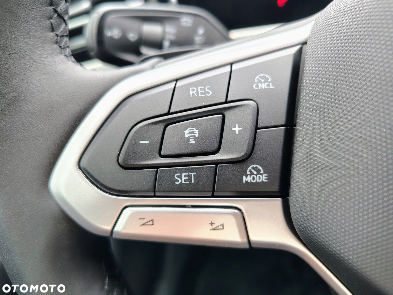 Volkswagen Passat - 13