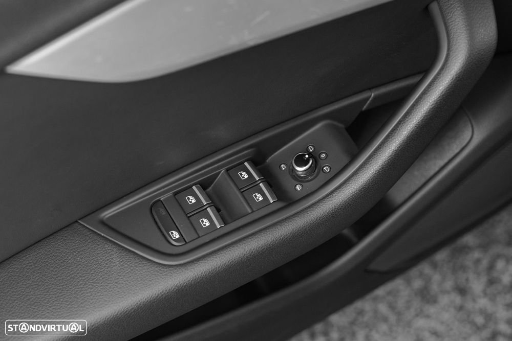 Audi A4 Avant 40 TFSI S tronic S line - 34