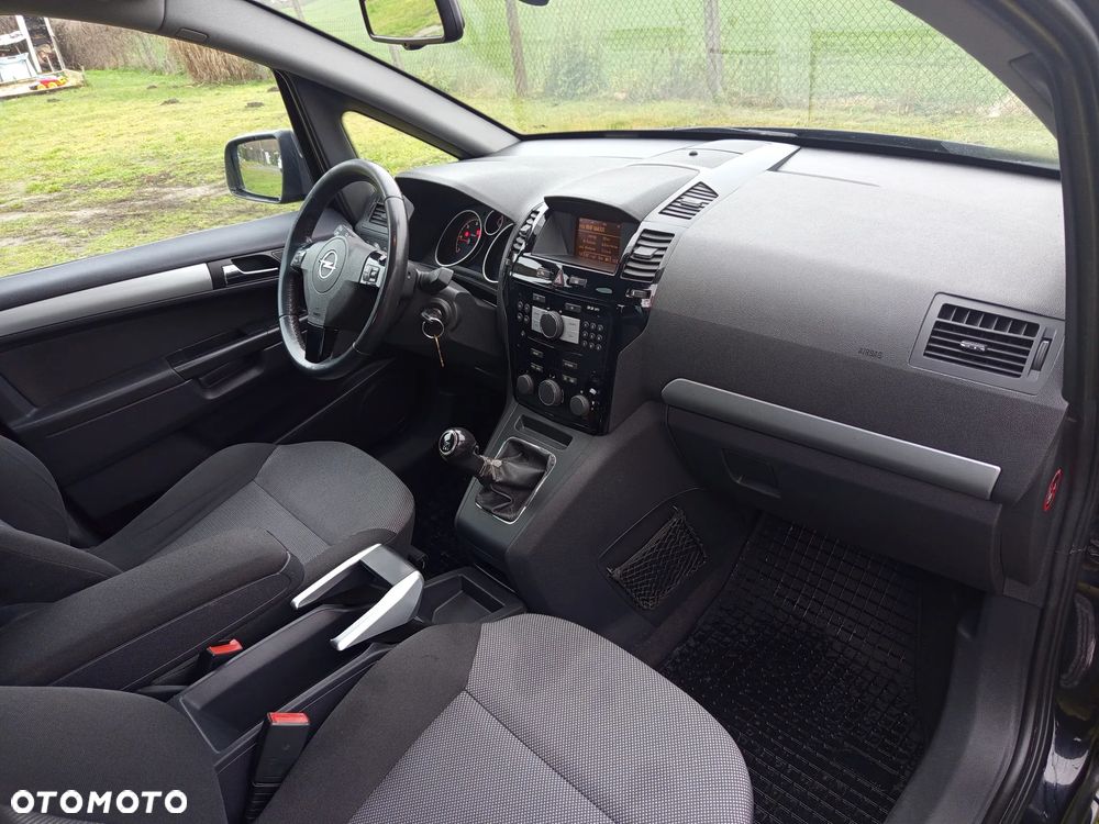 Opel Zafira - 15