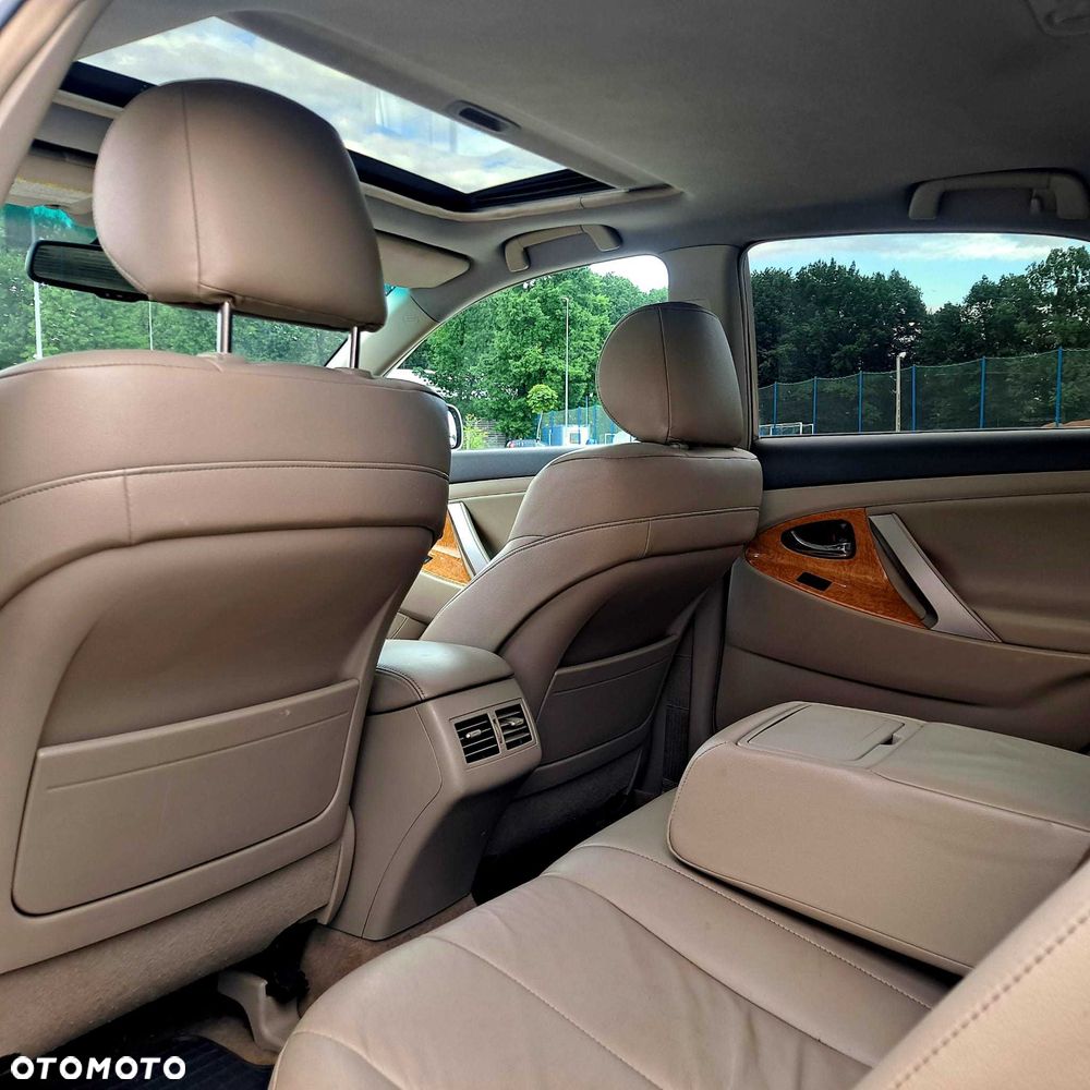 Toyota Camry - 7