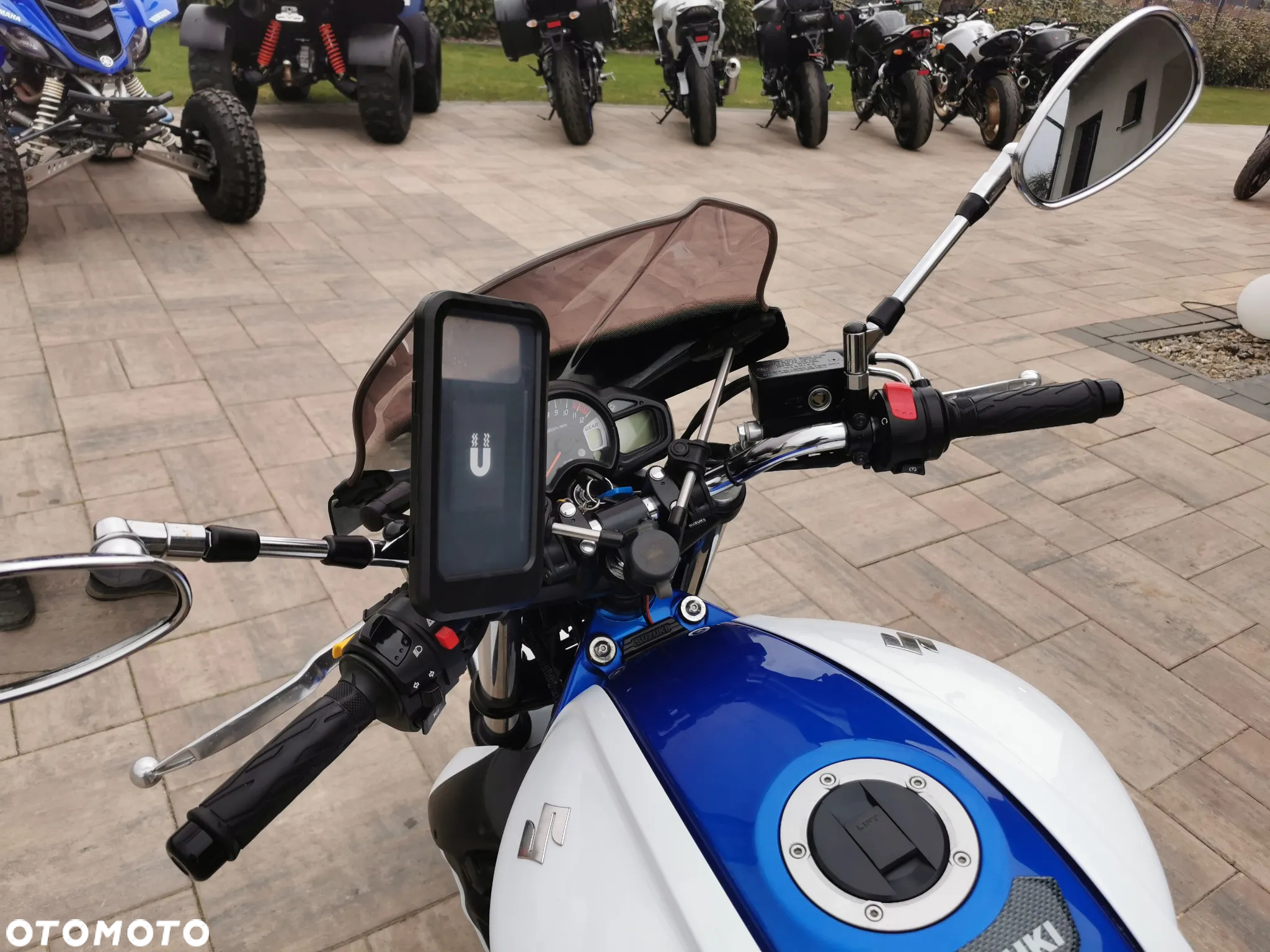 Suzuki Gladius - 15