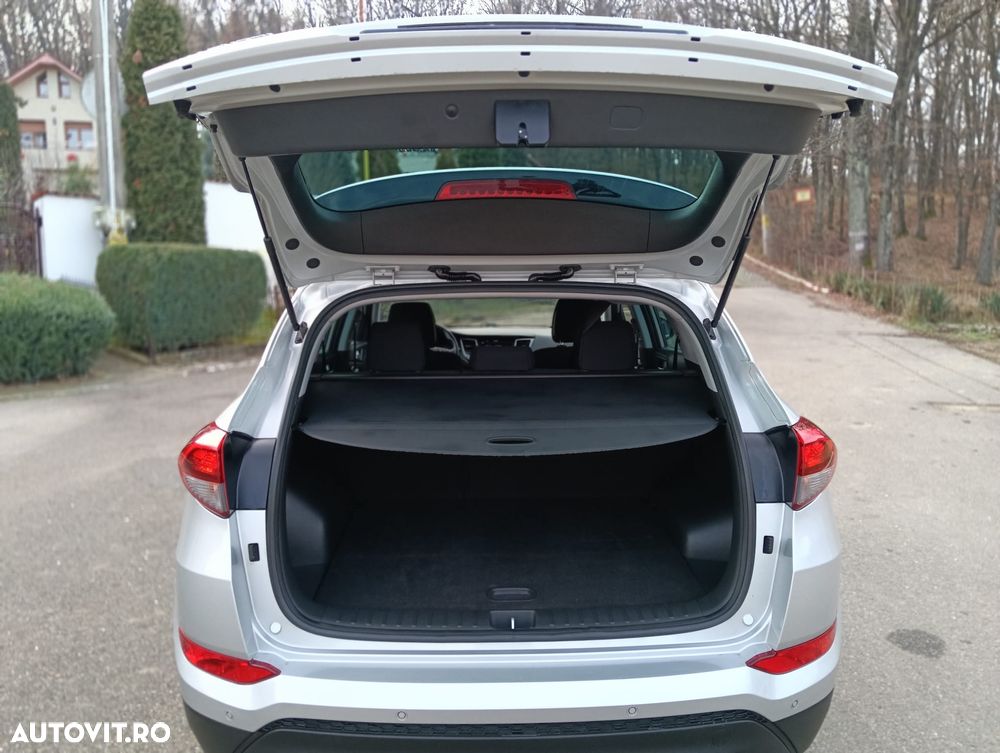 Hyundai Tucson blue 1.7 CRDi 2WD Style - 16