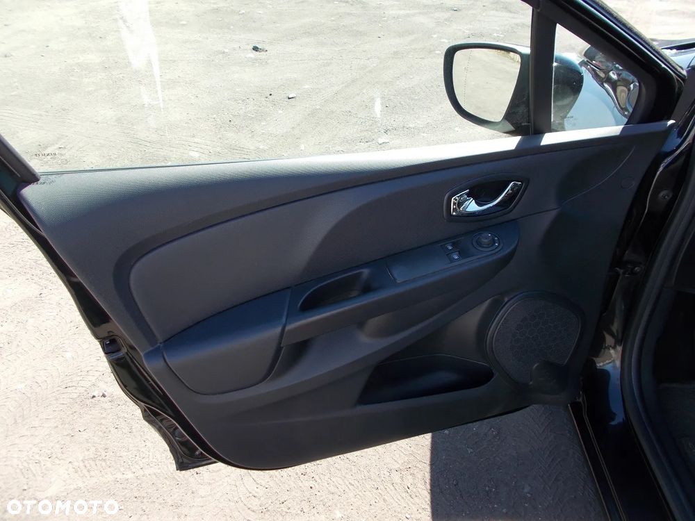 Renault Clio 1.2 16V 75 Dynamique - 23