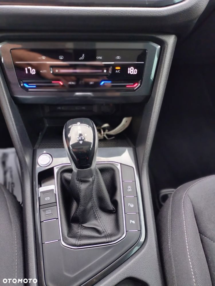 Volkswagen Tiguan 2.0 TDI Elegance DSG - 32