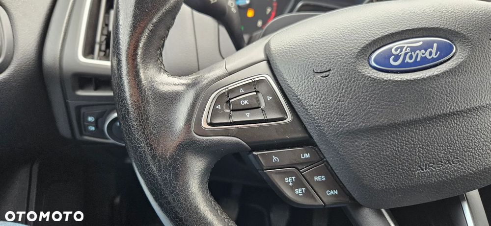Ford Focus - 32