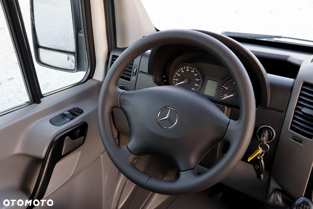 Mercedes-Benz Sprinter 313CDI Średniak L2H2 Brygadowy 6 Miejsc - 31