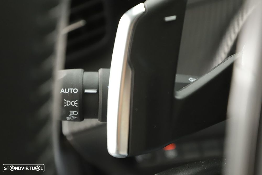 Peugeot 2008 1.2 PureTech Allure EAT8 - 16