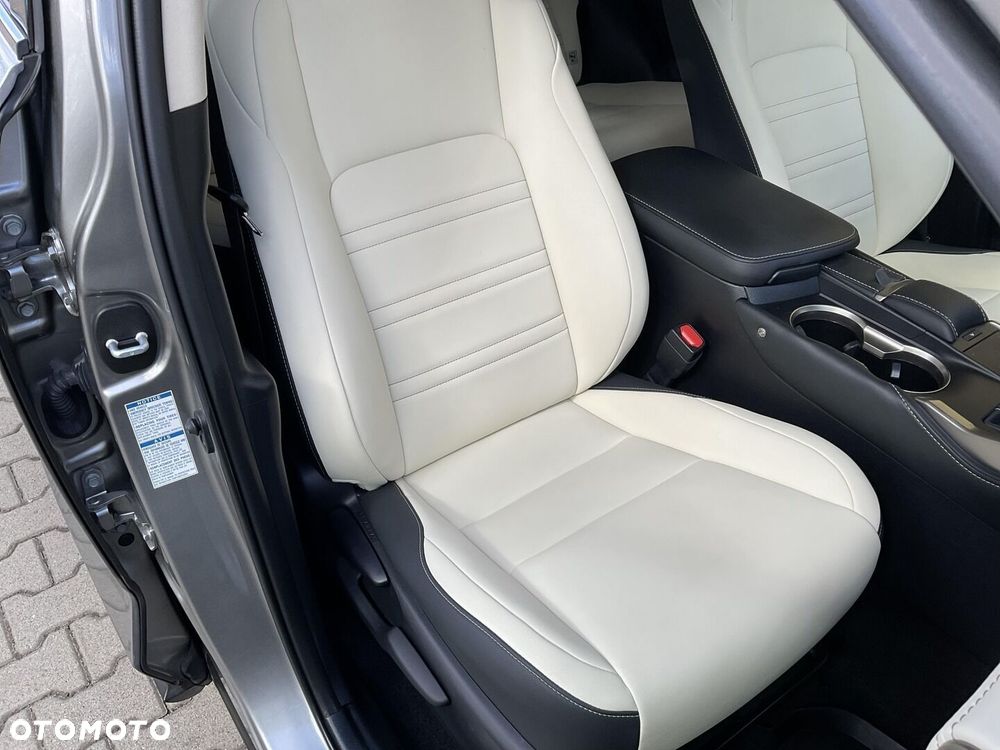 Lexus NX 300 F Impression AWD - 12