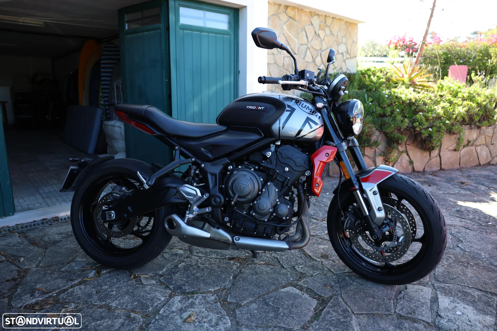 Triumph Trident - 4