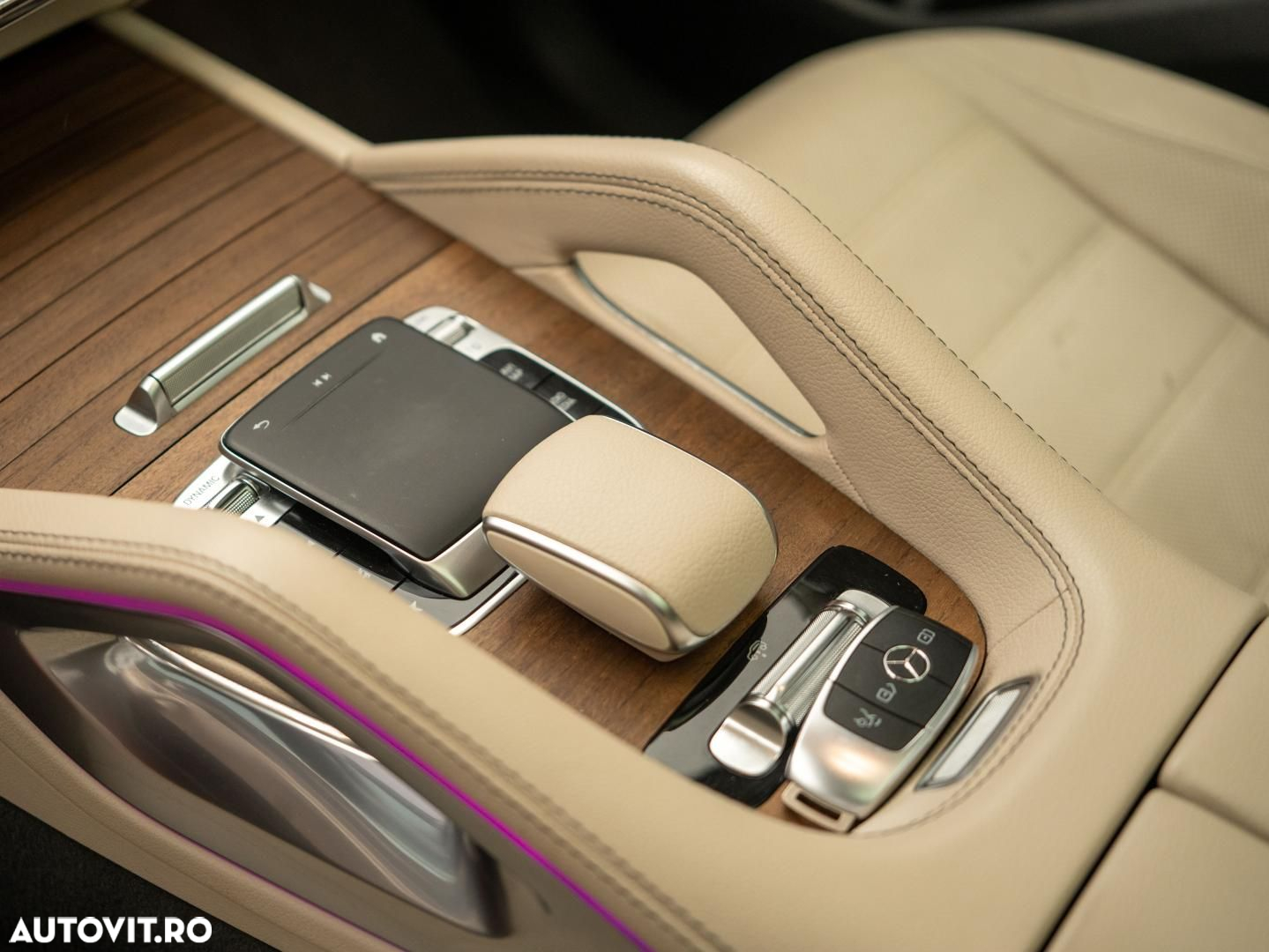 Mercedes-Benz GLE - 12