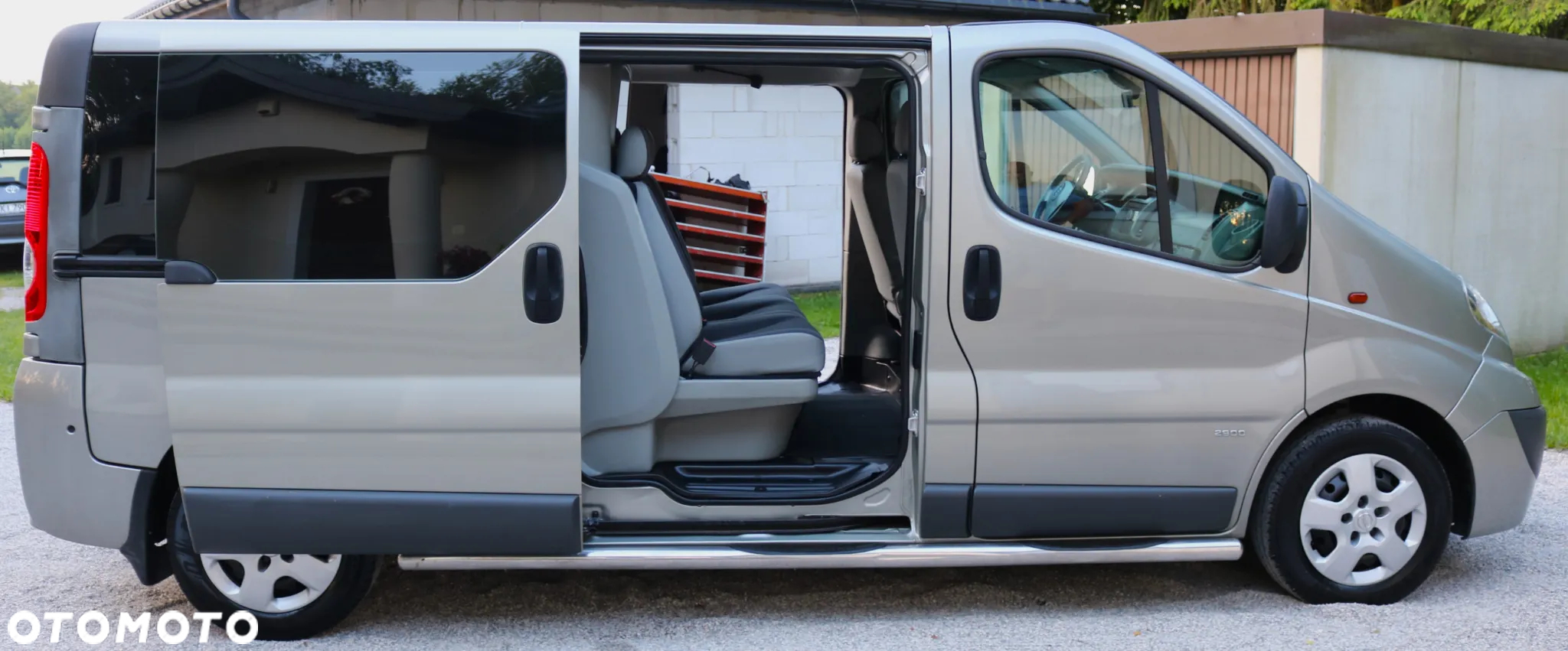 Opel Vivaro - 10