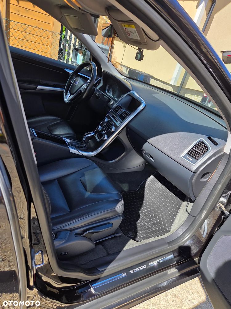 Volvo XC 60 D3 Drive-E Momentum - 19