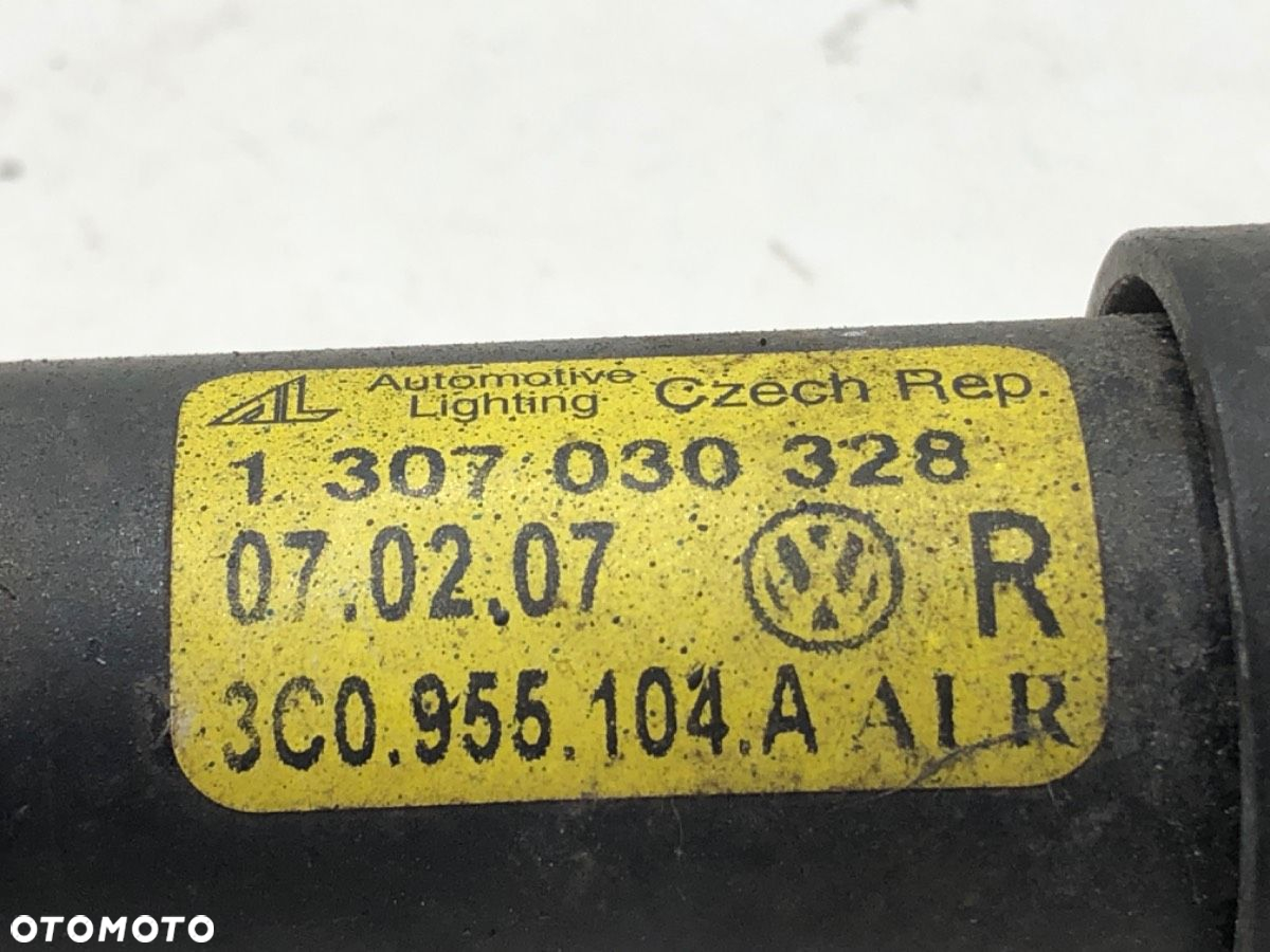 SPRYSKIWACZ REFLEKTORA PRAWY - 130.00 PLN - VW PASSAT B6 Variant (3C5) 2005 - 2011 2.0 TDI 103 kW - 3