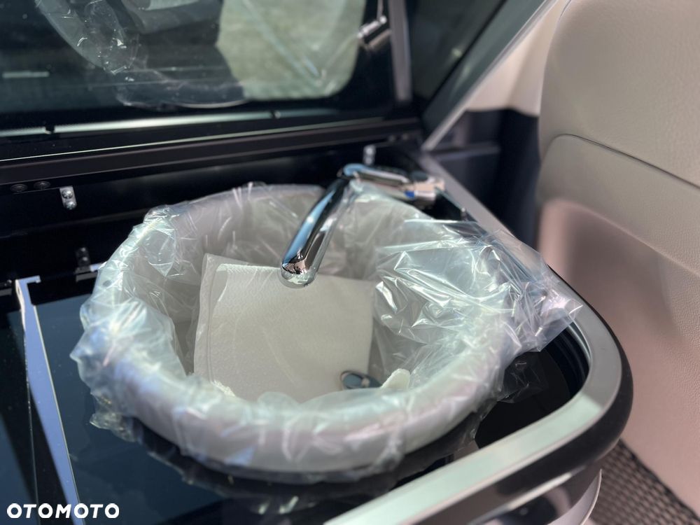 Mercedes-Benz Klasa V - 21