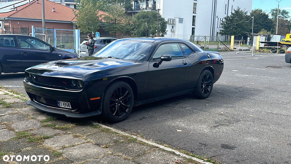 Dodge Challenger - 2