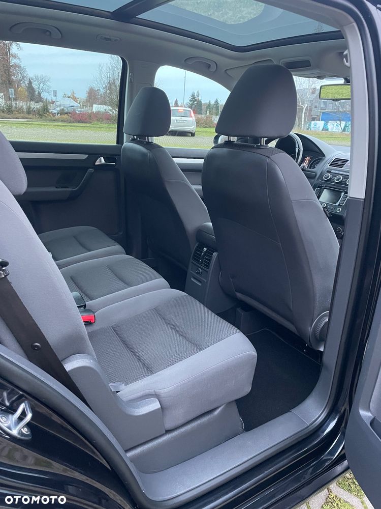 Volkswagen Touran 1.6 TDI DPF BlueMot Trendline - 16