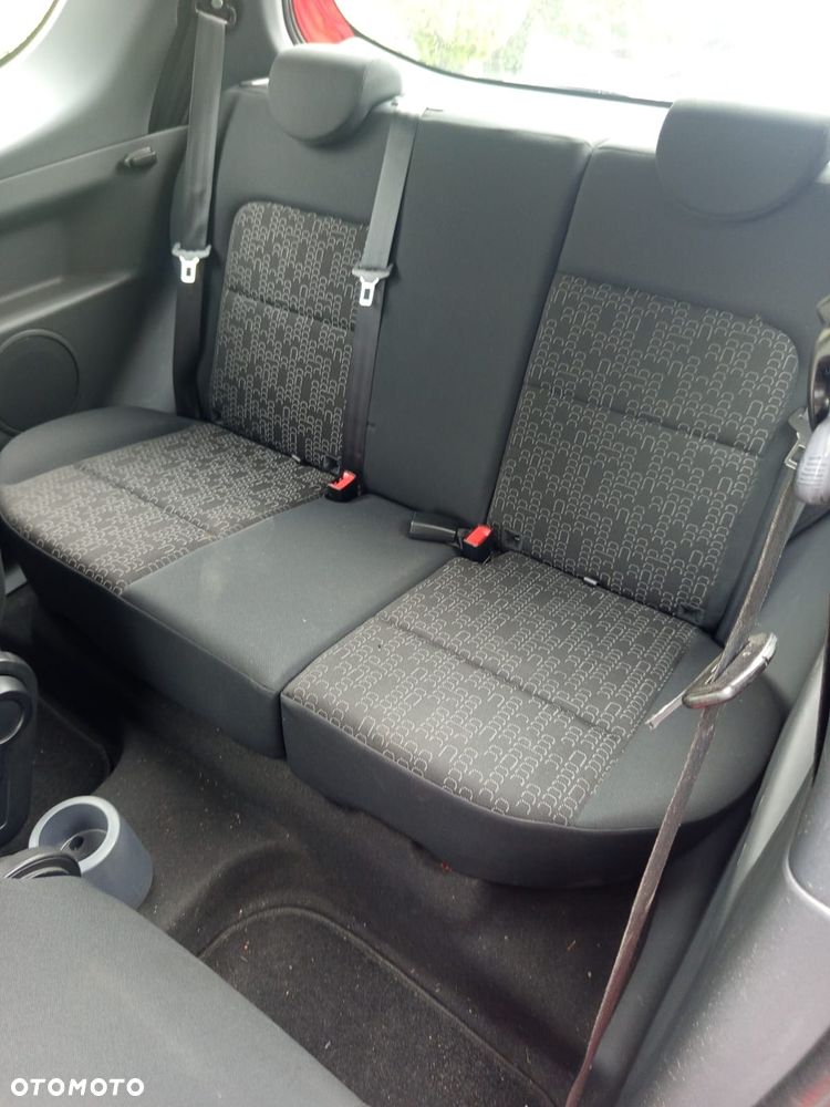 Mitsubishi Colt - 8