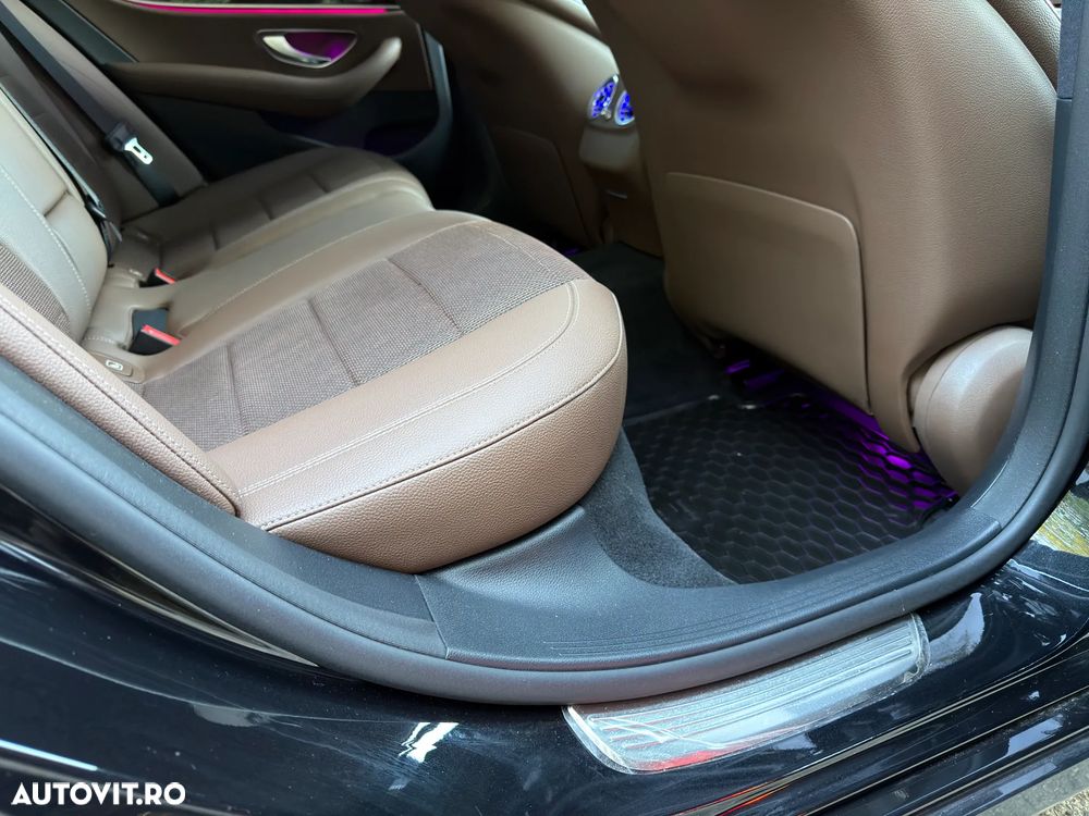 Mercedes-Benz E 220 d 4Matic 9G-TRONIC Avantgarde - 32