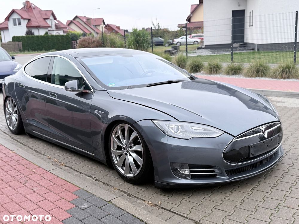 Tesla Model S Performance - 14