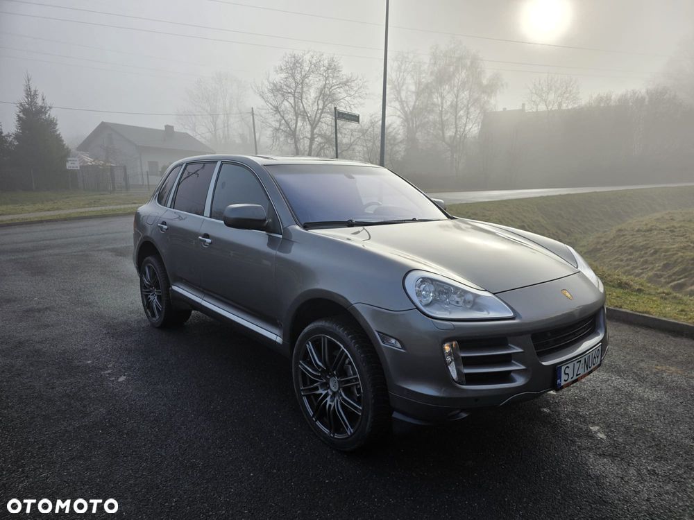 Porsche Cayenne - 2