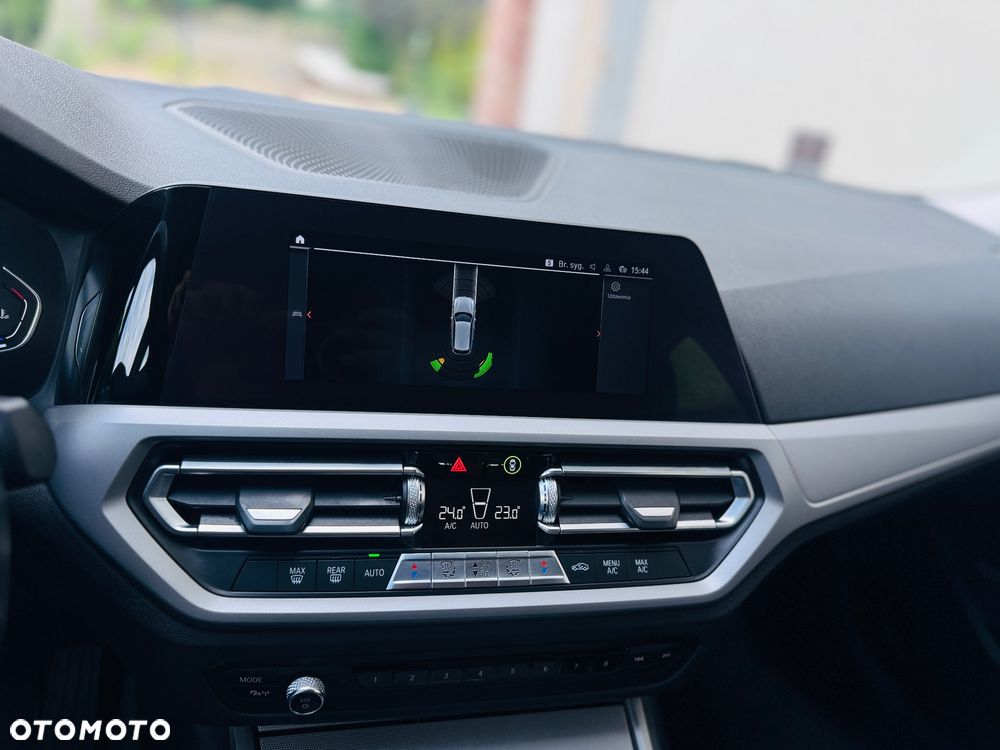 BMW Seria 3 320d Touring Advantage - 21