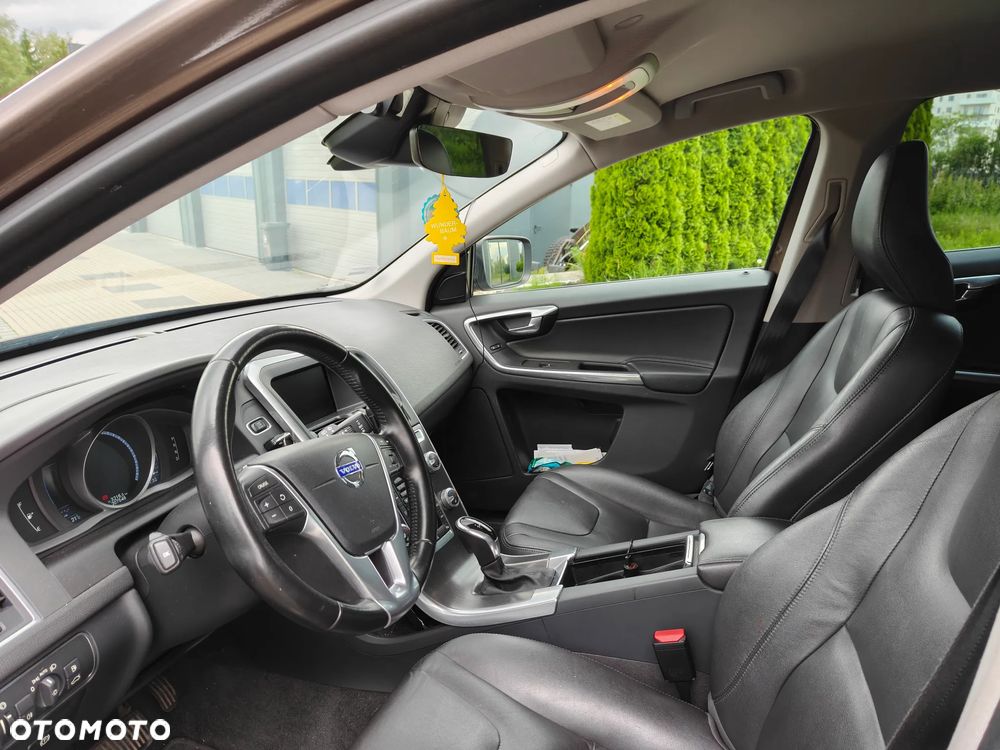 Volvo XC 60 D3 Drive-E Momentum - 11