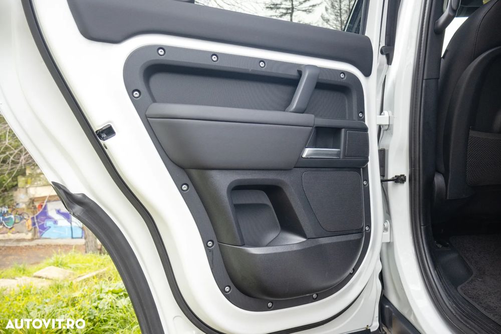 Land Rover Defender 110 3.0 D300 MHEV X-Dynamic SE - 33