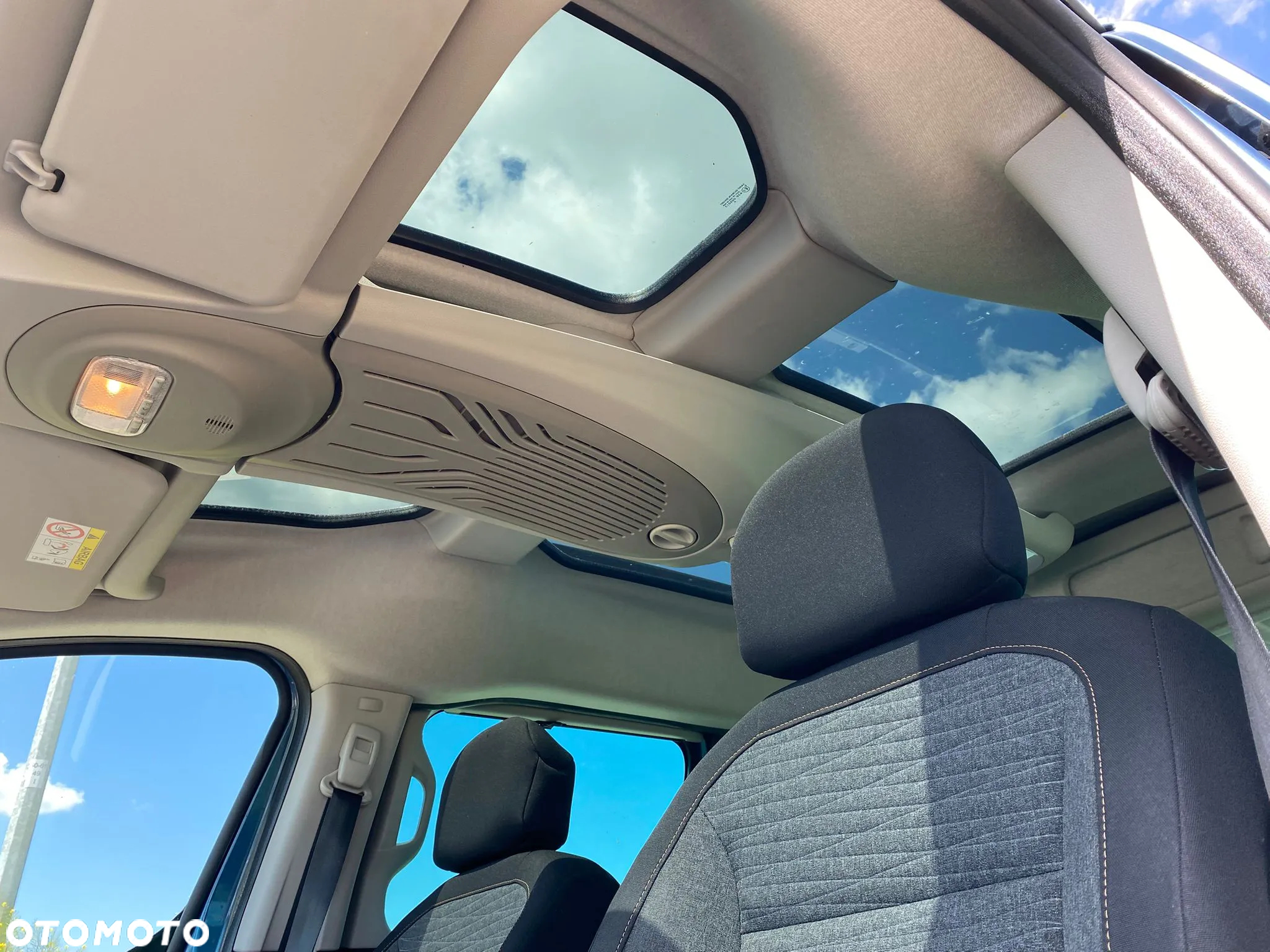 Citroën Berlingo Multispace PureTech 110 SHINE - 10
