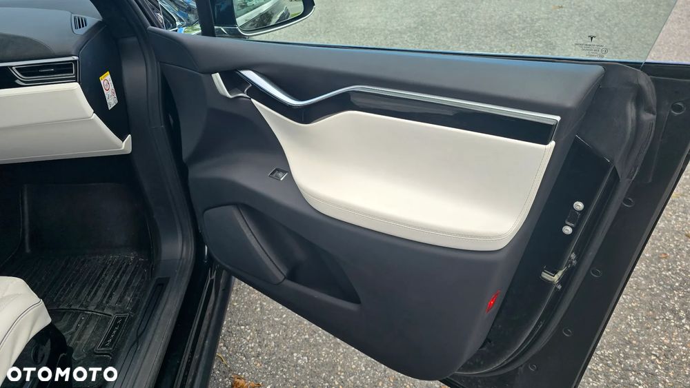 Tesla Model X Long Range Plus - 30